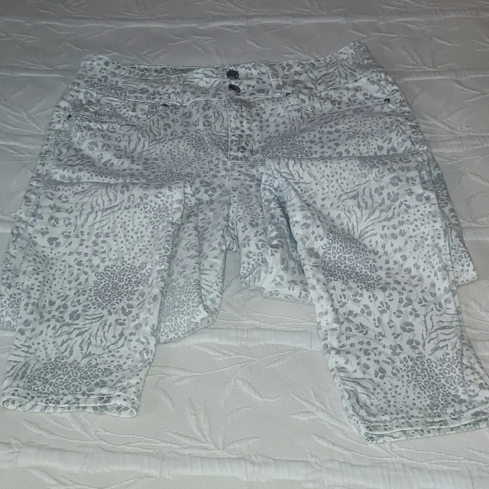Seven7 Jeans - Picture 6 of 9